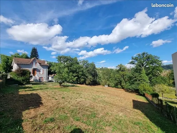 Terrain 3 732 m² Maurs