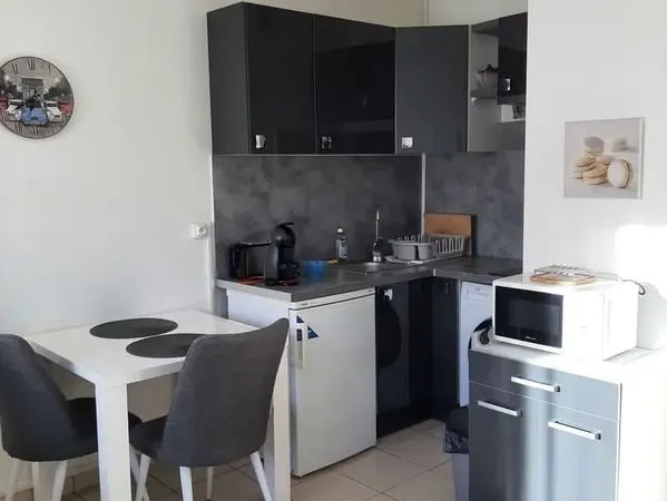 Spacieux studio idéalement placé