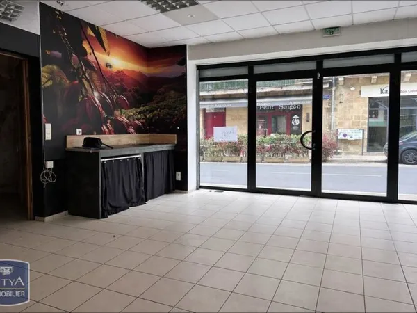 Location / Local commercial - 77 m²