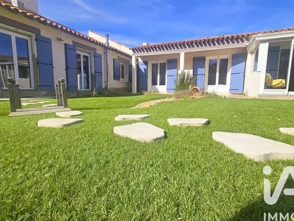Maison 8 pièces 205 m²