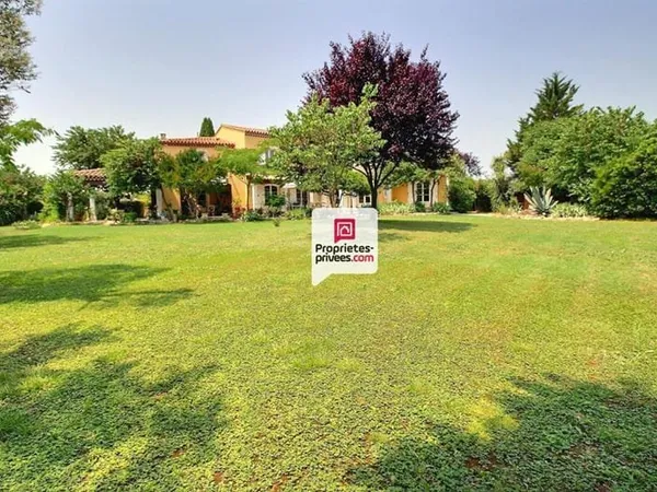 Maison 5 chambres 230 m² avec piscine à Saint Chaptes