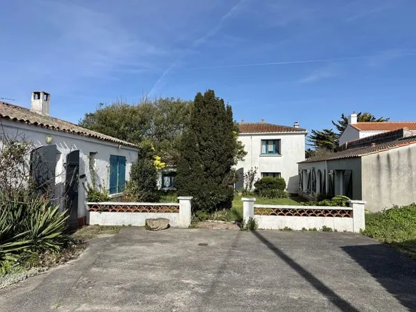 A VENDRE L'HERBAUDIERE- Ensemble immobilier 6/7 chambres