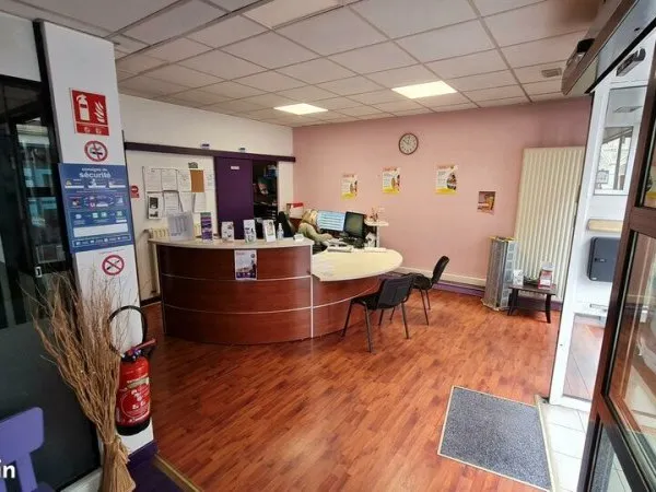 LOCAL COMMERCIAL 215 m² CHATEAUROUX