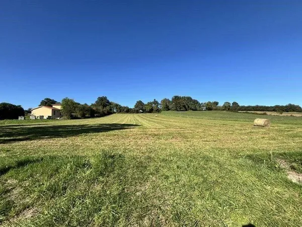 Terrain constructible 1800 m²