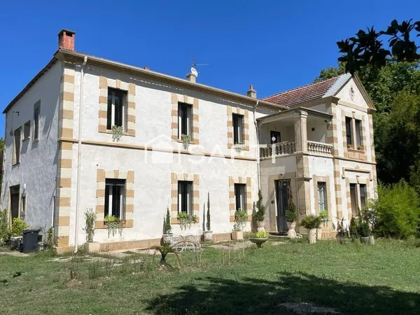 MAISON DE MAÎTRE SUR PARC D'1 HECTARE