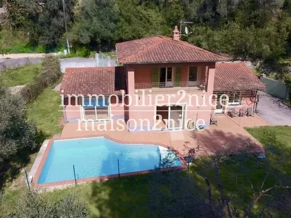 Collines Niçoises - Falicon - maison 5P - piscine
