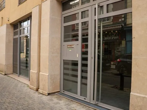 Bureaux 5 pièces 138 m²