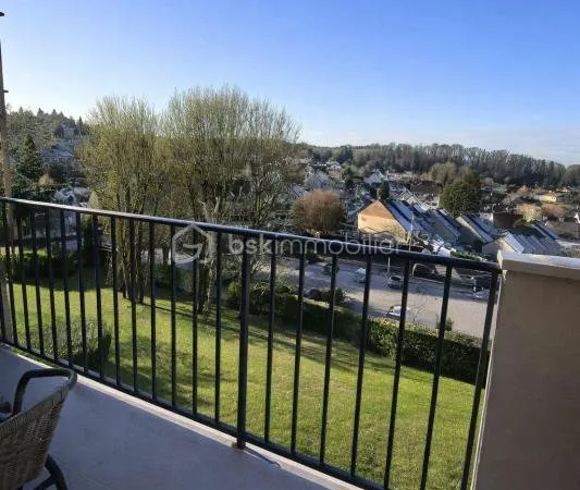 A VENDRE : Appartement 3 pièces avec terrasse, cave et parking