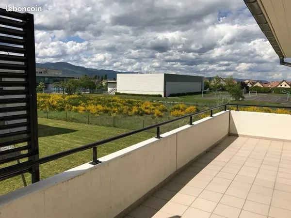 T2 très belles prestations avec grande terrasse 16 m2 + garage+parking+cave privés