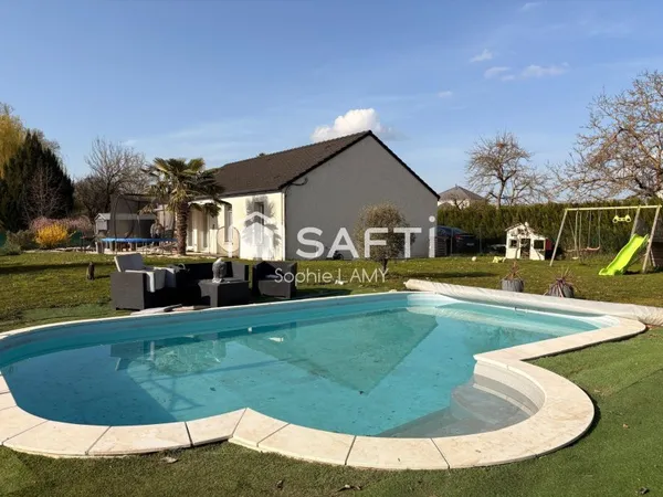 MAISON SANS VIS A VIS AVEC PISCINE