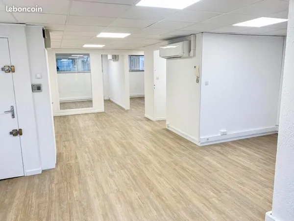 BUREAUX 65m2-LYON 7ème- Climatisés, en Rez-de-chaussée