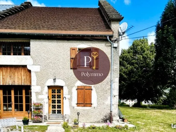 Maison 7 pièces 230 m²