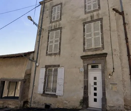 Arlanc - Immeuble à rénover​ - 3 appartements