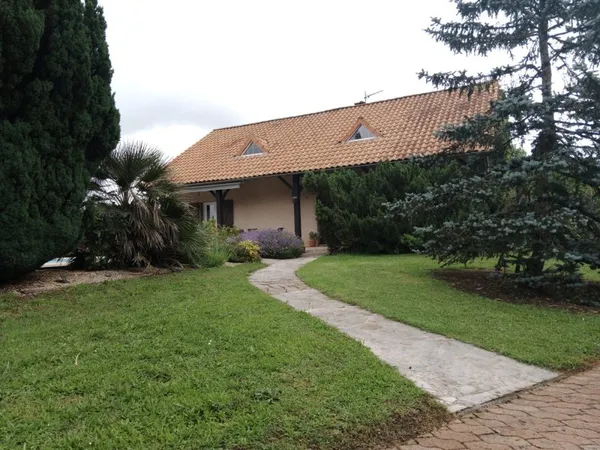 Maison familiale lumineuse avec grand potentiel - secteur calm