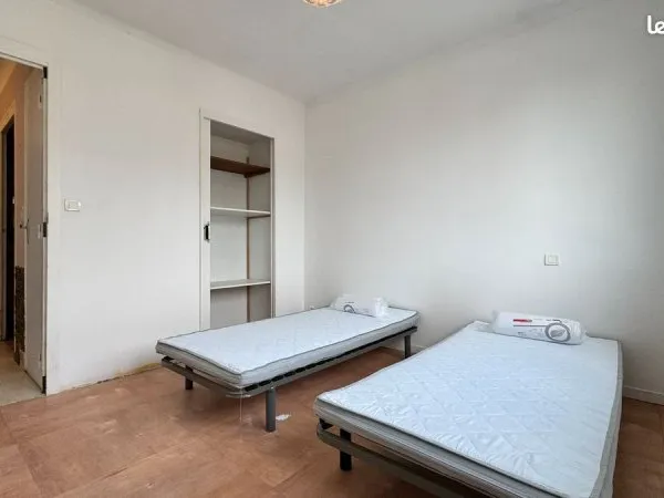 Location maison meublée idéale chantiers de l'atlantique / colocation étudiants. En cours de climati