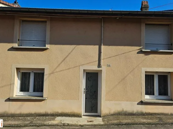 Maison avec véranda et beau terrain !