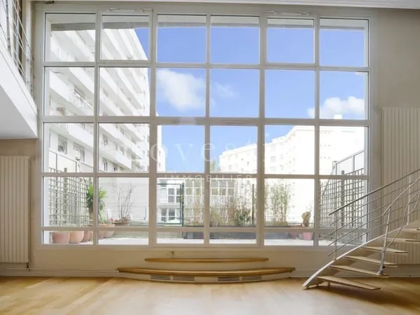 Appartement de 3 pièces de 146.93 m² + terrasse de 37 m² + parki