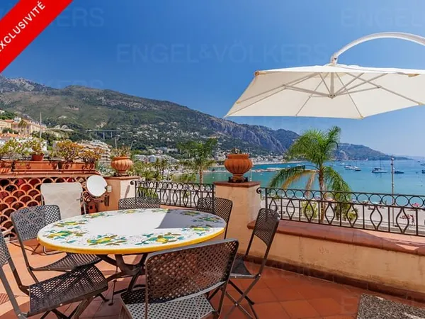 Appartement atypique avec terrasse et studio séparé en front de