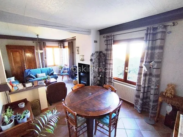 Propriété 10 pièces 208 m²