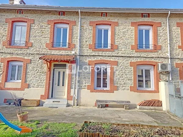Maison Saint Etienne 4 pièces 154 m2, terrain 200m² et garages