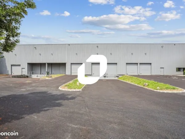 Local d'activité 4 542 m²