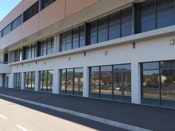 Local commercial 102 m²