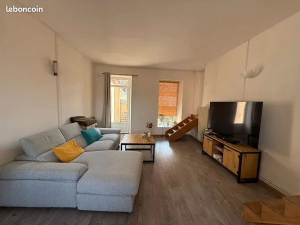 Logement duplex indépendant centre ville Semur en Auxois