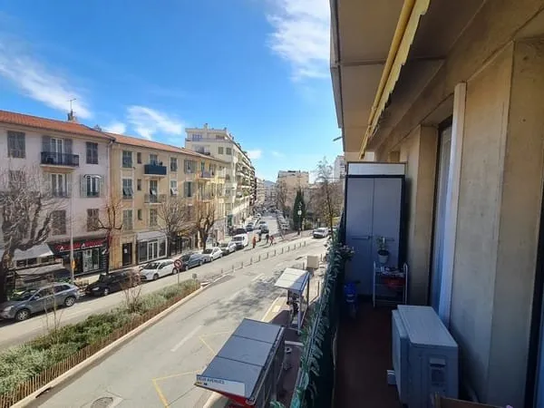 Appartement lumineux à Cessole, Nice, avec prestations modernes