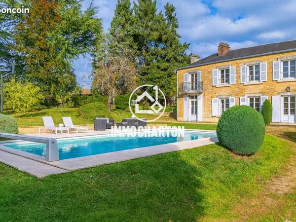 Propriété 8 pièces 220 m²
