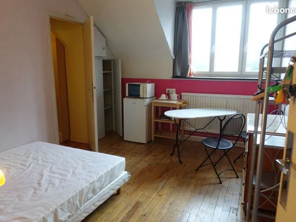CHAMBRE meublé chez l'habitant , indépandante et Tcc