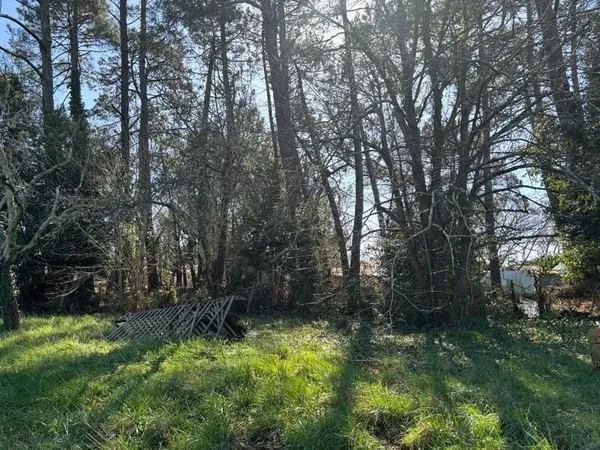 Terrain 900 m²