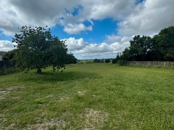 Grand terrain Constructible avec vue d'exception