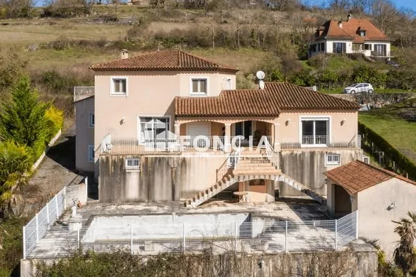 Maison 4 pièces 232 m²