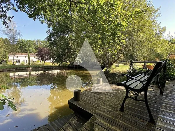 Maison La Clotte 5 pièce(s) 192 m2