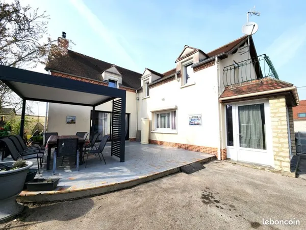 Maison 8 pièces 222 m²