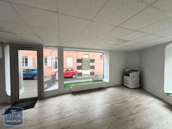 Local commercial 3 pièces 60 m²