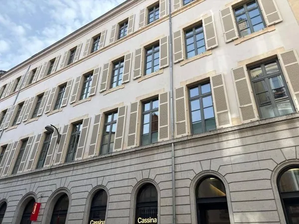 Bureaux 611 m²