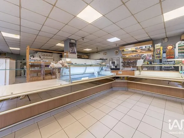 Local commercial 152 m²