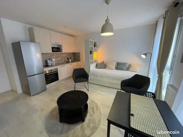 Studio meublé avec places parkings privatives