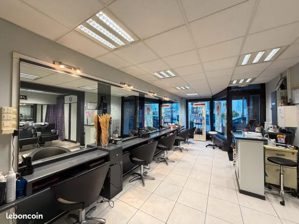Opportunité : Salon de coiffure clé en main sur axe très passant à Florange