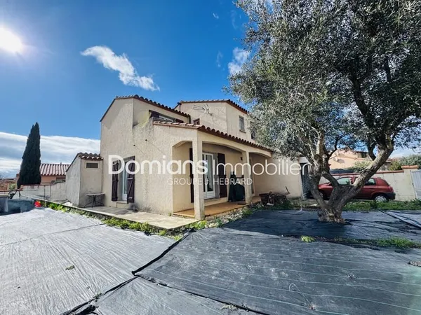 A VENDRE - LLUPIA - VILLA AVEC JARDIN