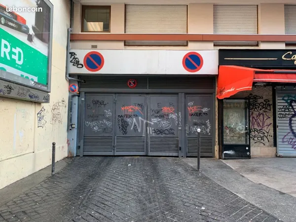 Place de parking 102 rue St Maur
