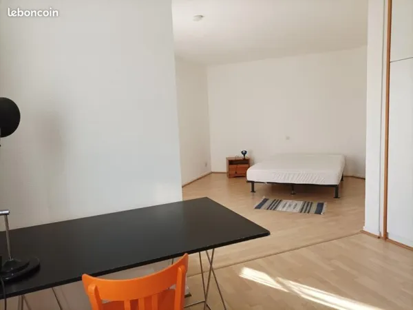 Studio 1 pièce 33 m²