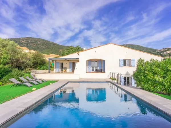 Villa 6 pièces 200 m²