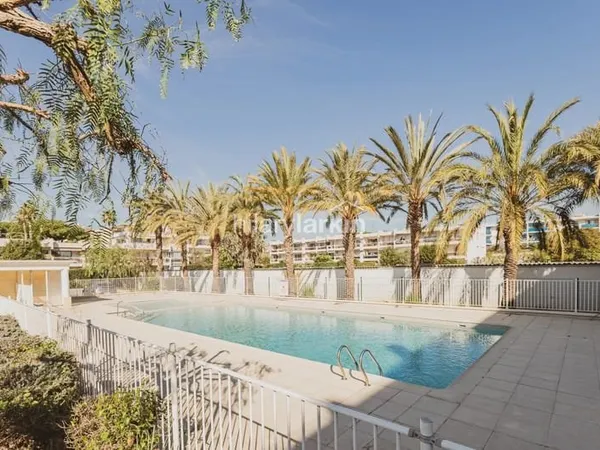 Spacieux studio avec terrasse et piscine - Antibes