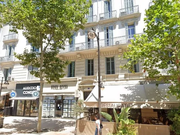 Bureau 133 m²