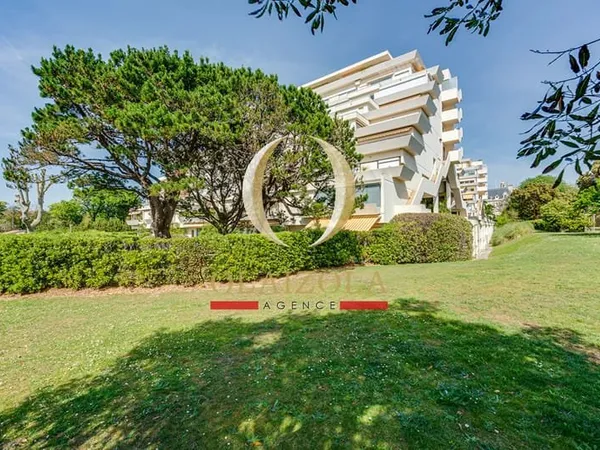 BIARRITZ BEAURIVAGE- Appartement rénové avec parking dans résidence TEMERLAND