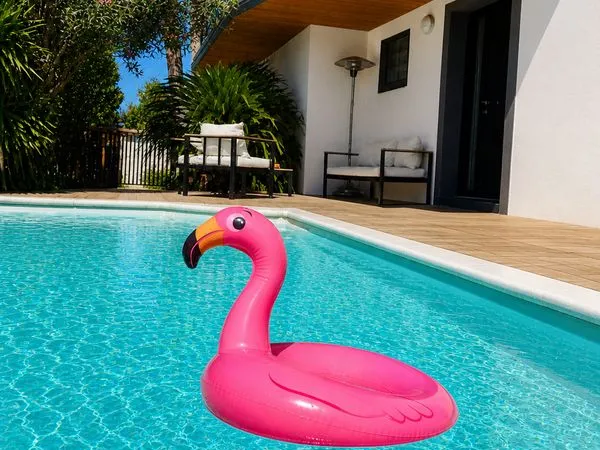 Maison avec piscine, terrasses et dépendance indépendante - bien rare