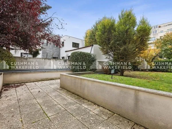 Bureaux 2 pièces 181 m²