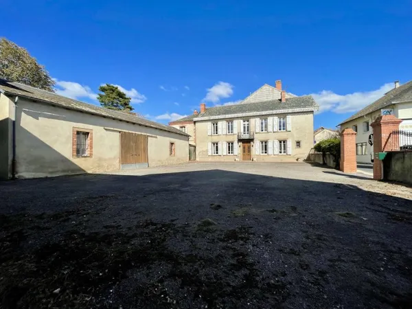 Maison 7 pièces 220 m²